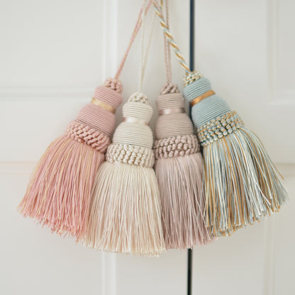 Tassel Greige
