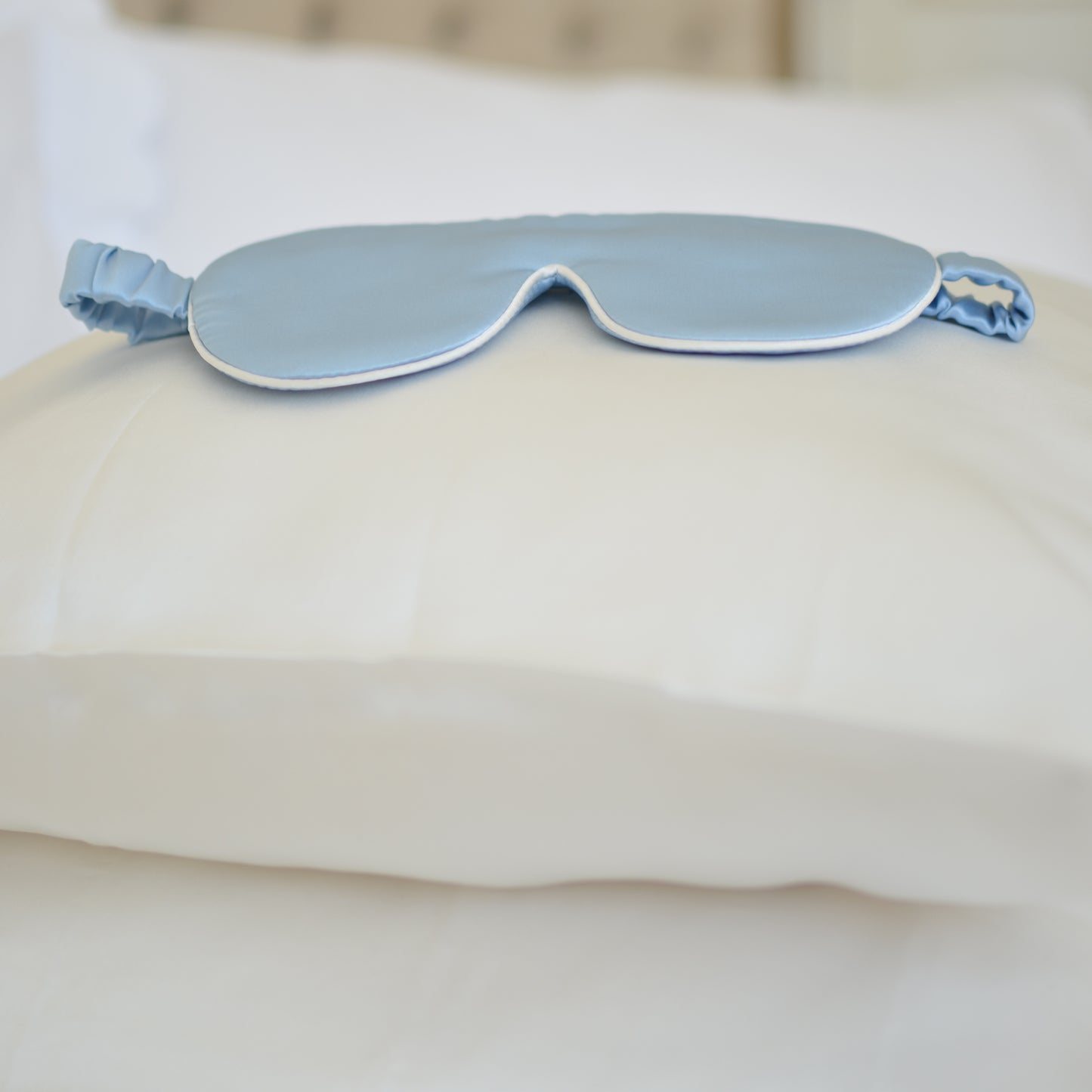 Silk sleep mask baby blue with white trim