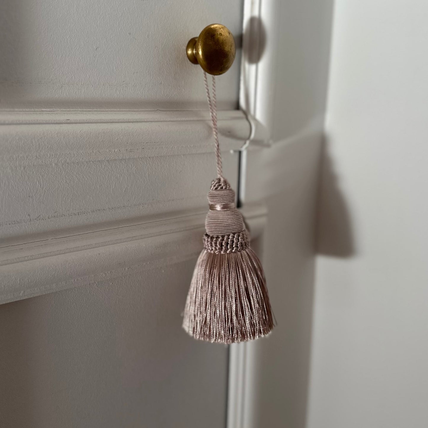 Tassel Greige