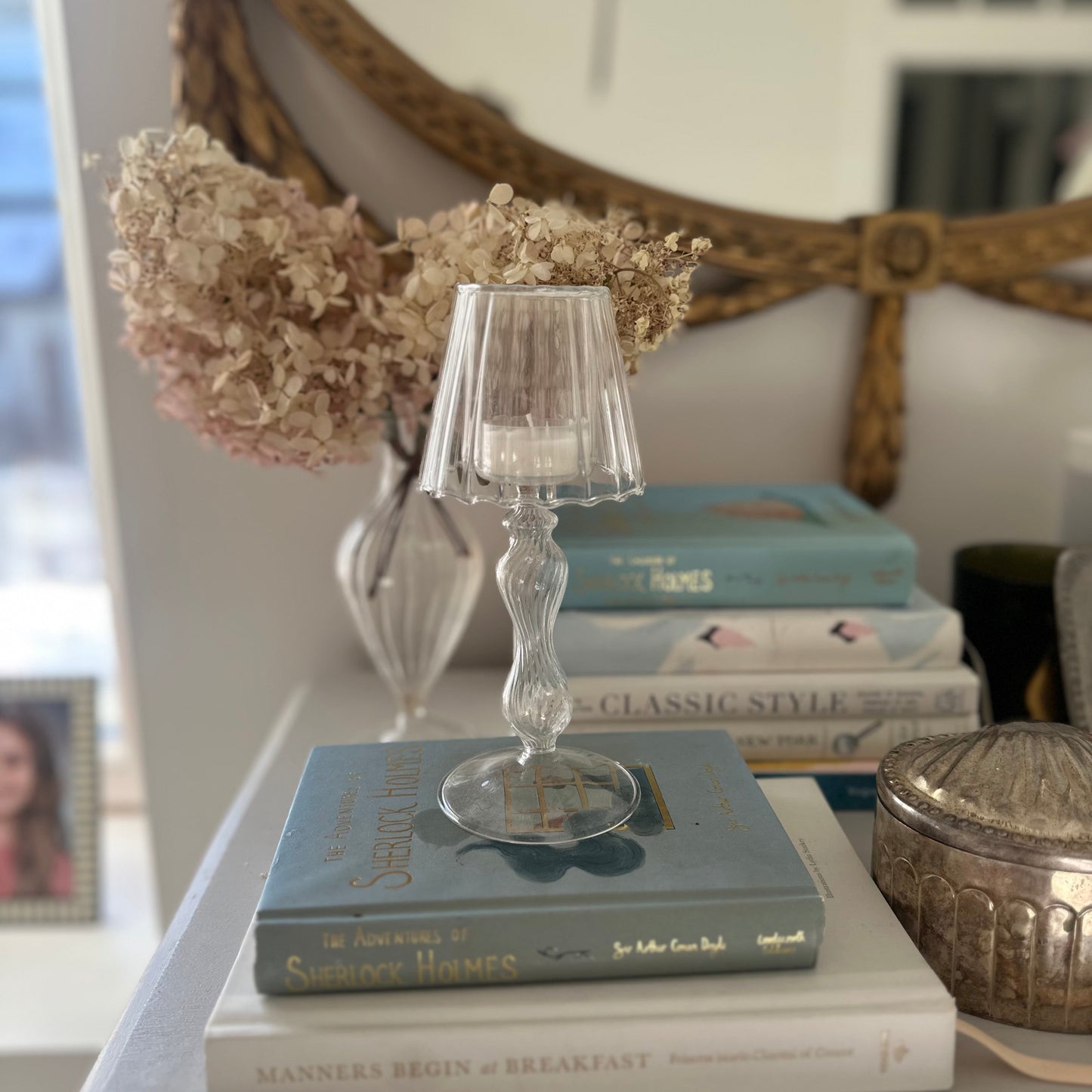 Glass tea light votive with a pedestal