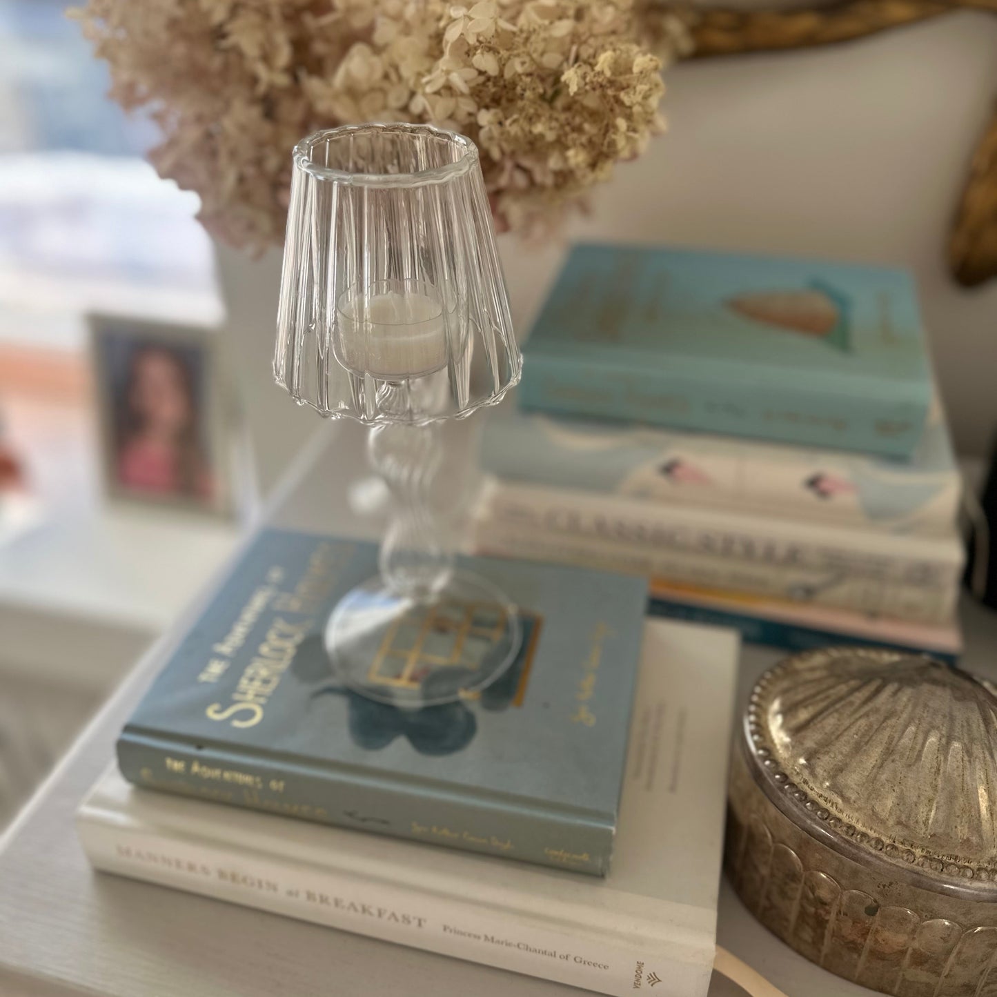 Glass tea light votive with a pedestal
