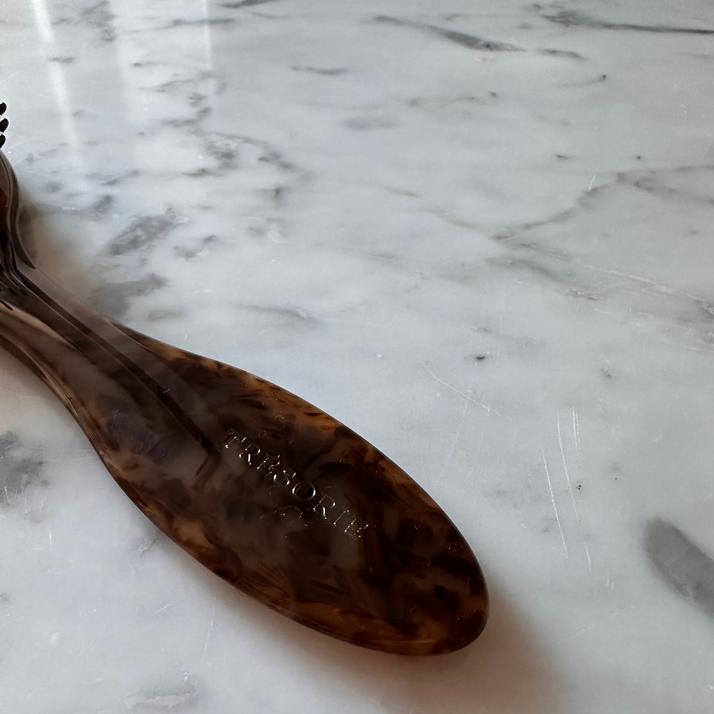 Loyal hairbrush compact